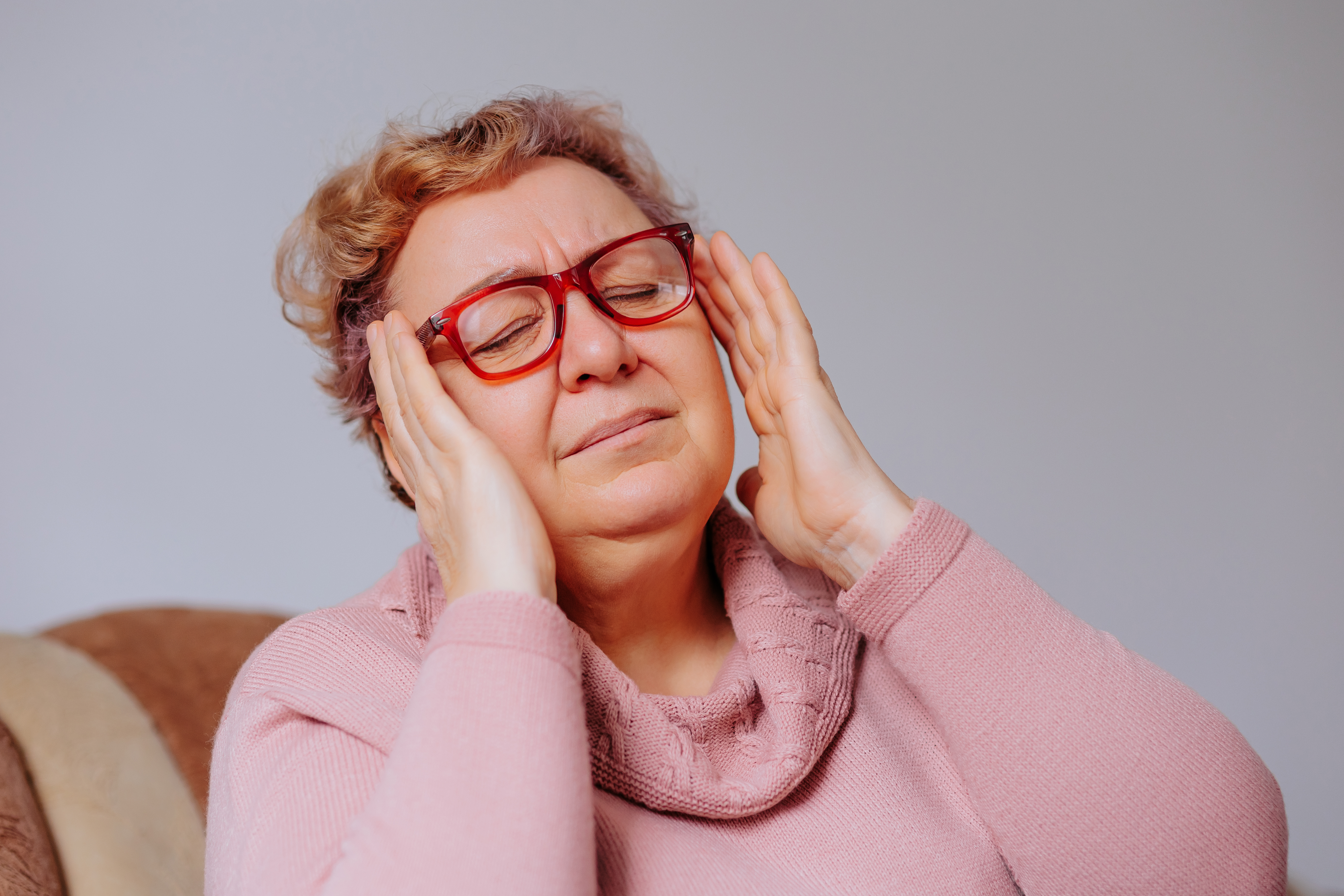 Cómo la Fisioterapia Integrativa Puede Ayudar en Casos de Migraña Crónica