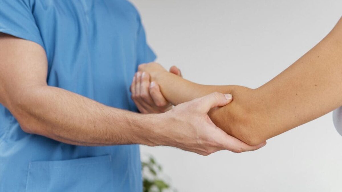 Epicondilitis que no mejora: ¿y si el problema no está en tu codo?