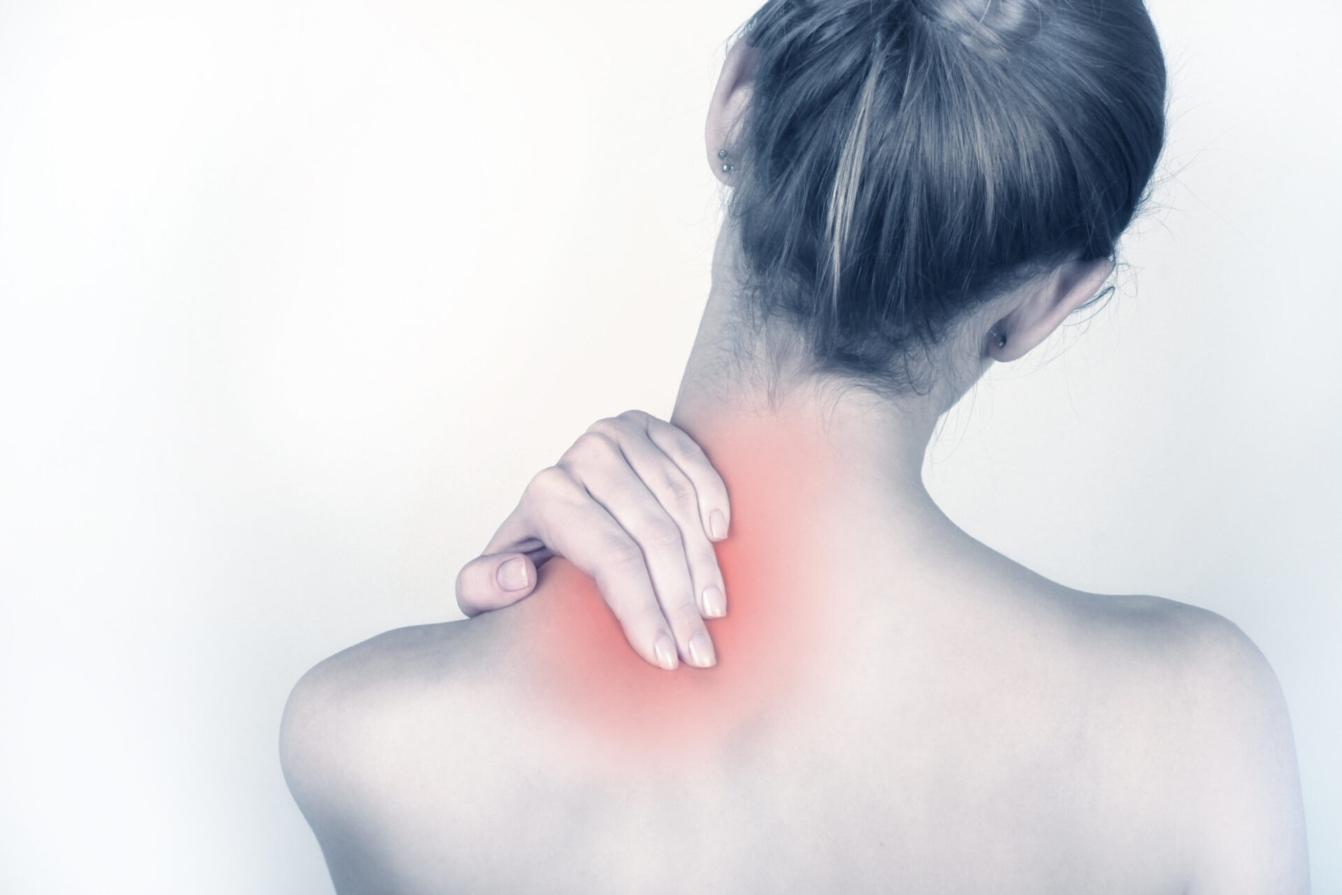 El origen real de tu dolor de cabeza que empieza en el cuello