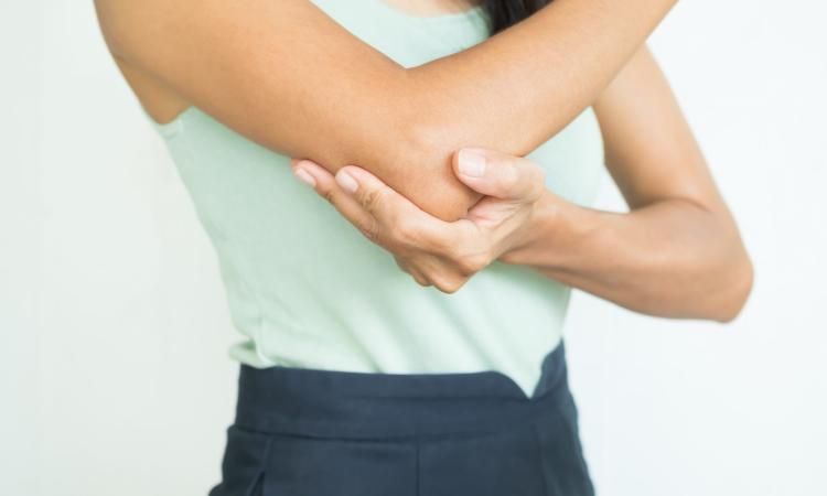 ¿Por qué reaparece la molestia en el codo aunque dejes de usarlo?
